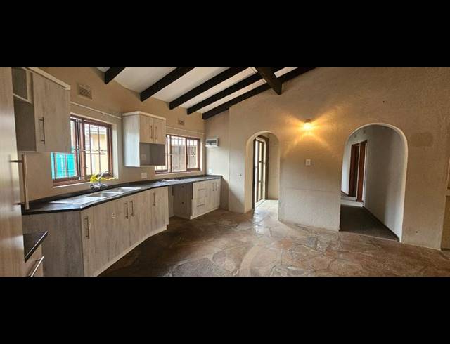 3 BEDROOM PROPERTY TO RENT IN SCOTTBURGH SOUTH